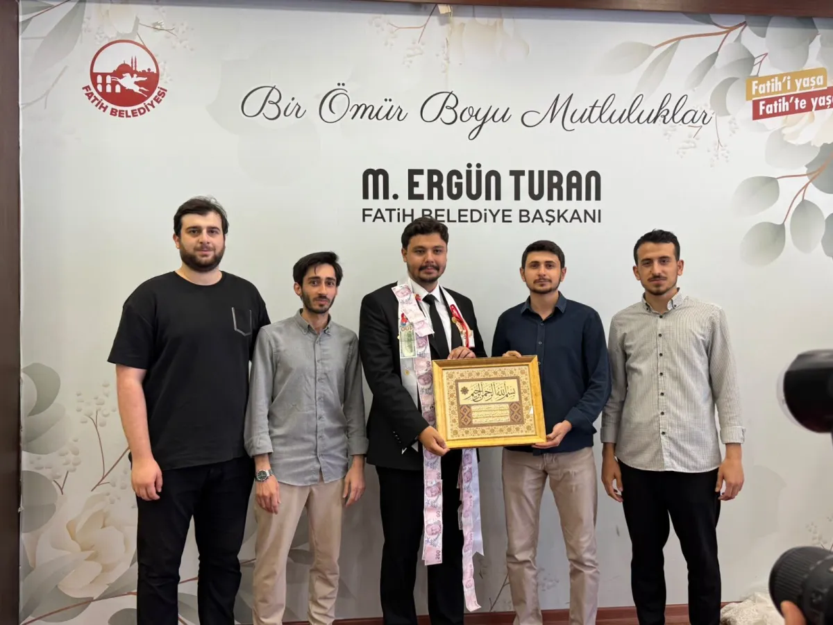 Komisyon üyelerimiz ile birlikte, üniversite komisyonu mezunlarımızdan Üsame Emrebaş…