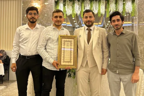Komisyon üyelerimiz ve mezunlarımız ile birlikte, üniversite komisyonu mezunlarımızdan… fotoğraf 3