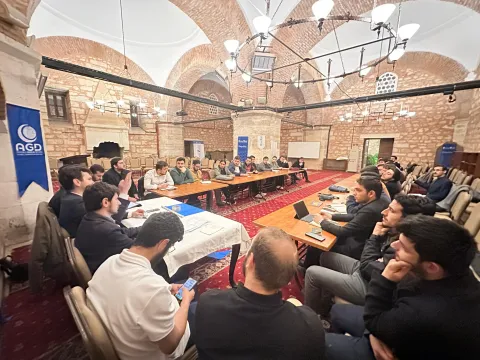Müjdecim, Kurtarıcım, Efendim, Peygamberim; Sana uymayan ölçü, hayat olsa teperim! fotoğraf 3