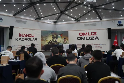İnançlı Kadrolar Omuz Omuza fotoğraf 2