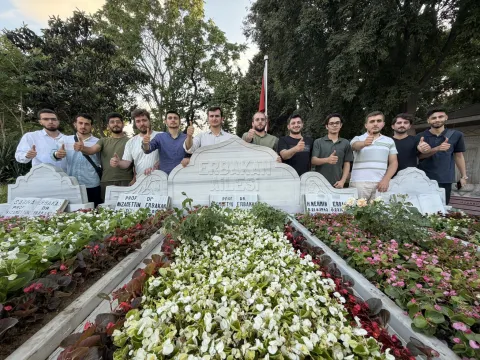 Bizim davamızda kimse kendisi için yaşamaz fotoğraf 2