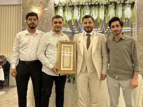 Komisyon üyelerimiz ve mezunlarımız ile birlikte, üniversite komisyonu mezunlarımızdan… fotoğraf 2