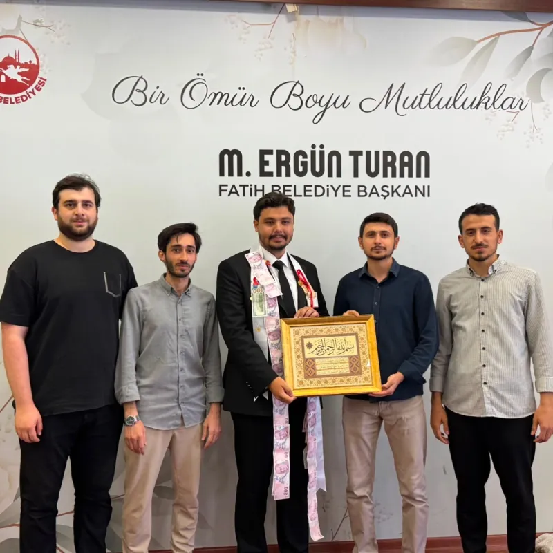 Komisyon üyelerimiz ile birlikte, üniversite komisyonu mezunlarımızdan Üsame Emrebaş…